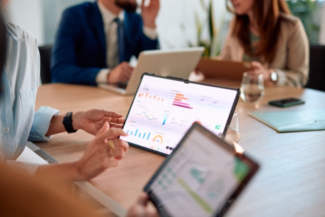 Data targeting and segmentation analytics dashboard for B2B research panels